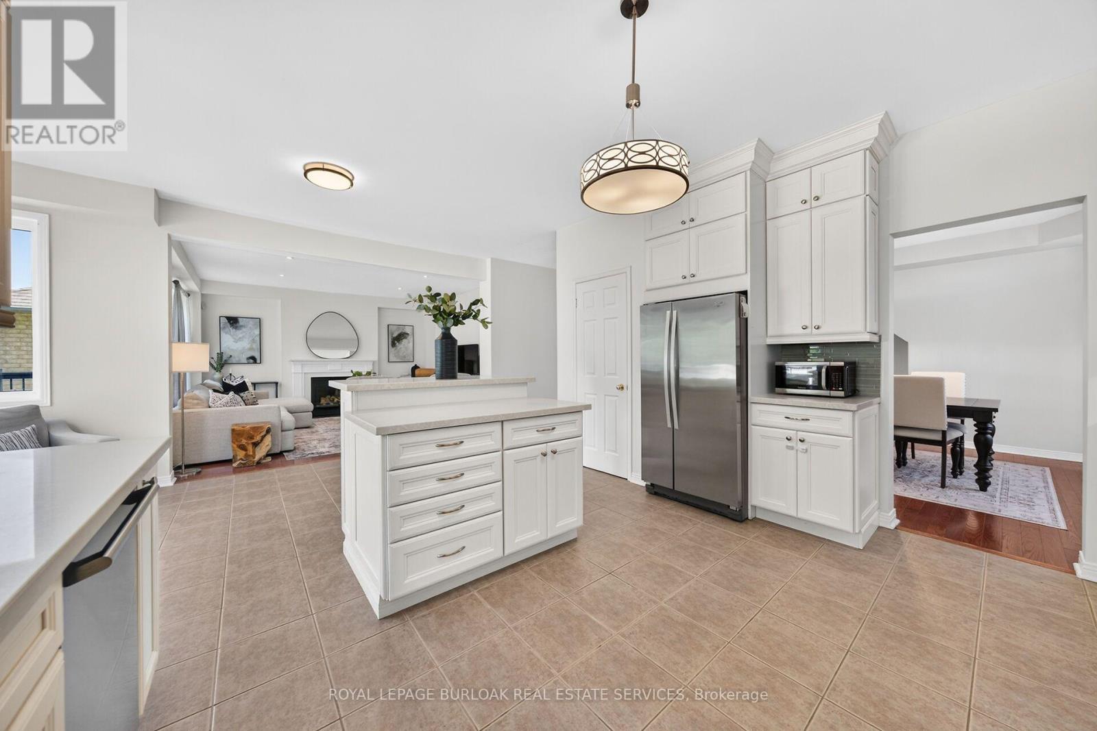 2203 Turnberry Road, Burlington, ON - Indoor Photo Showing Kitchen