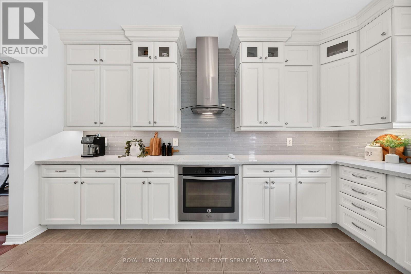 2203 Turnberry Road, Burlington, ON - Indoor Photo Showing Kitchen