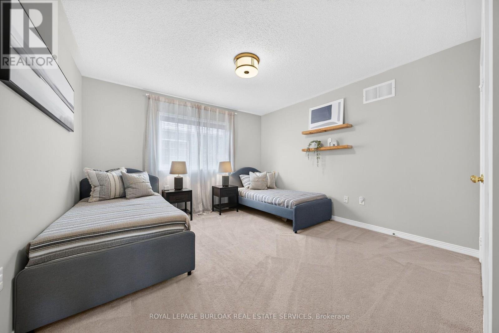 2203 Turnberry Road, Burlington, ON - Indoor Photo Showing Bedroom