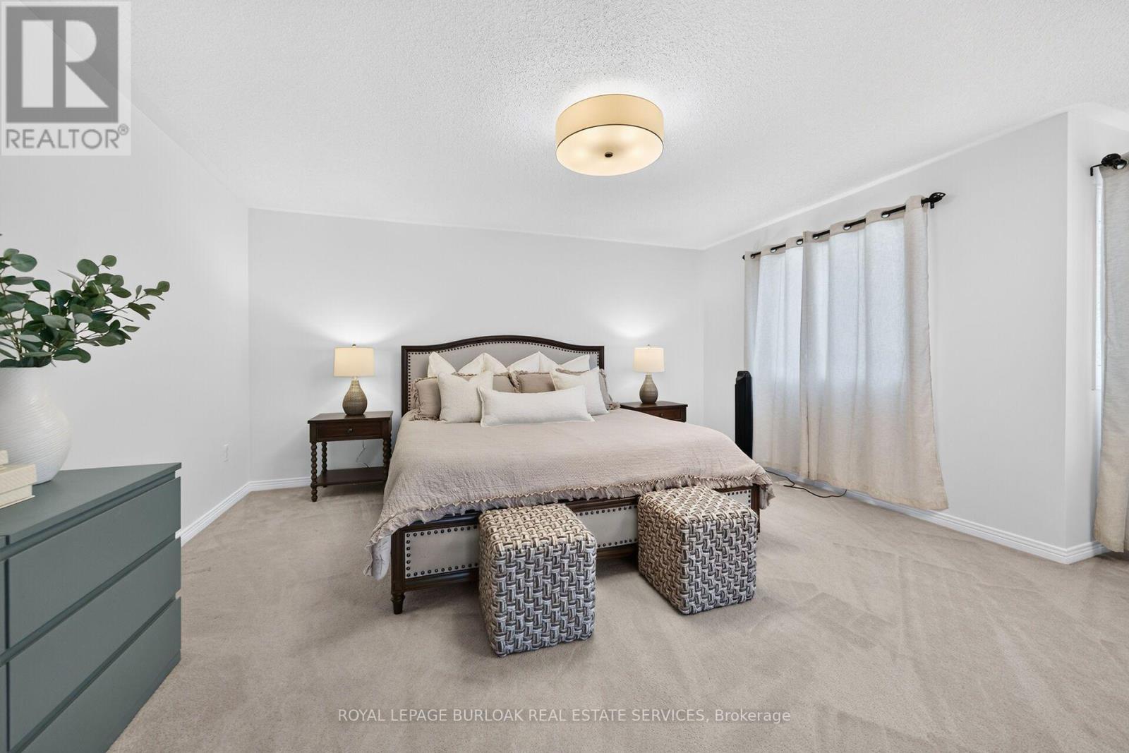 2203 Turnberry Road, Burlington, ON - Indoor Photo Showing Bedroom