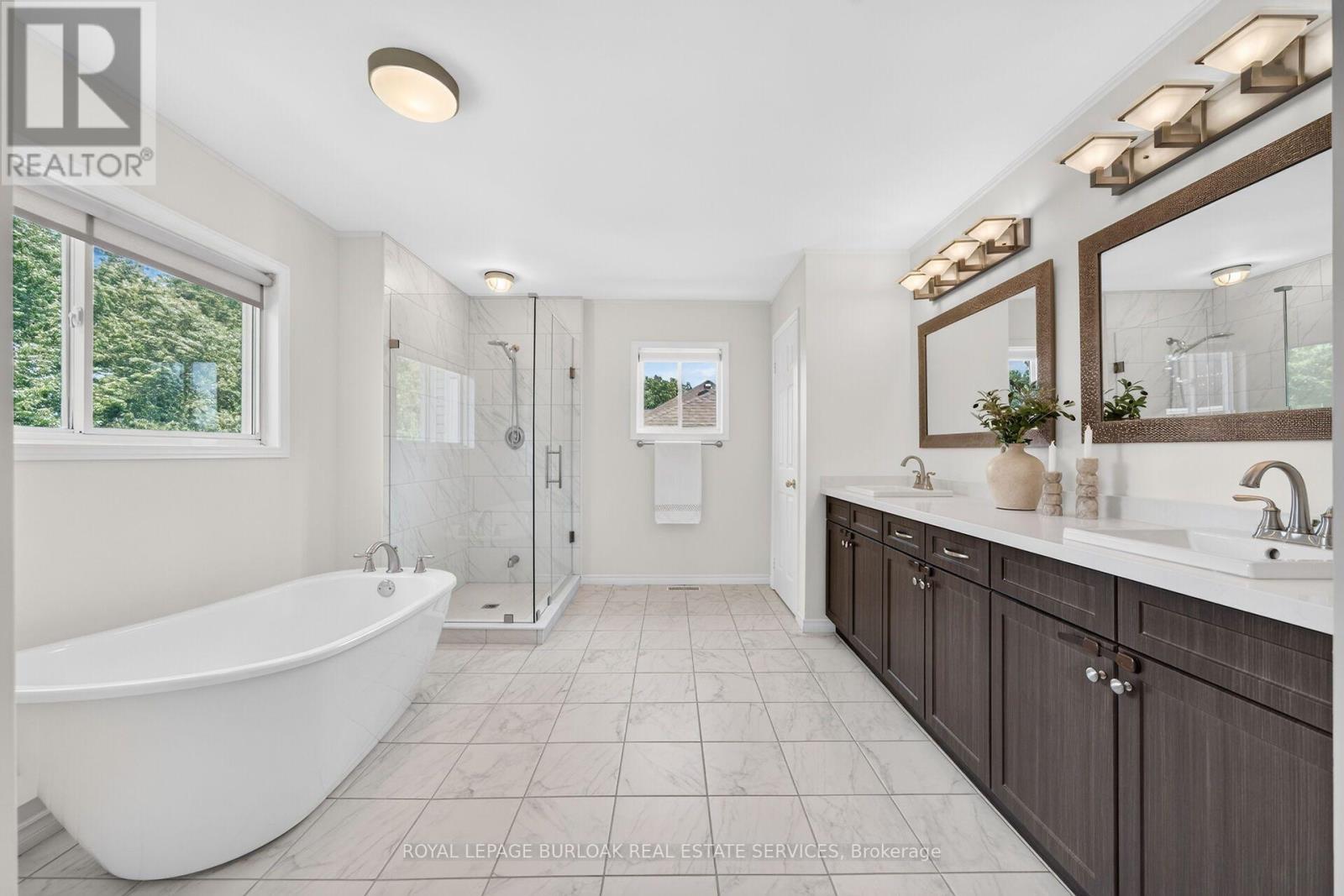 2203 Turnberry Road, Burlington, ON - Indoor Photo Showing Bathroom