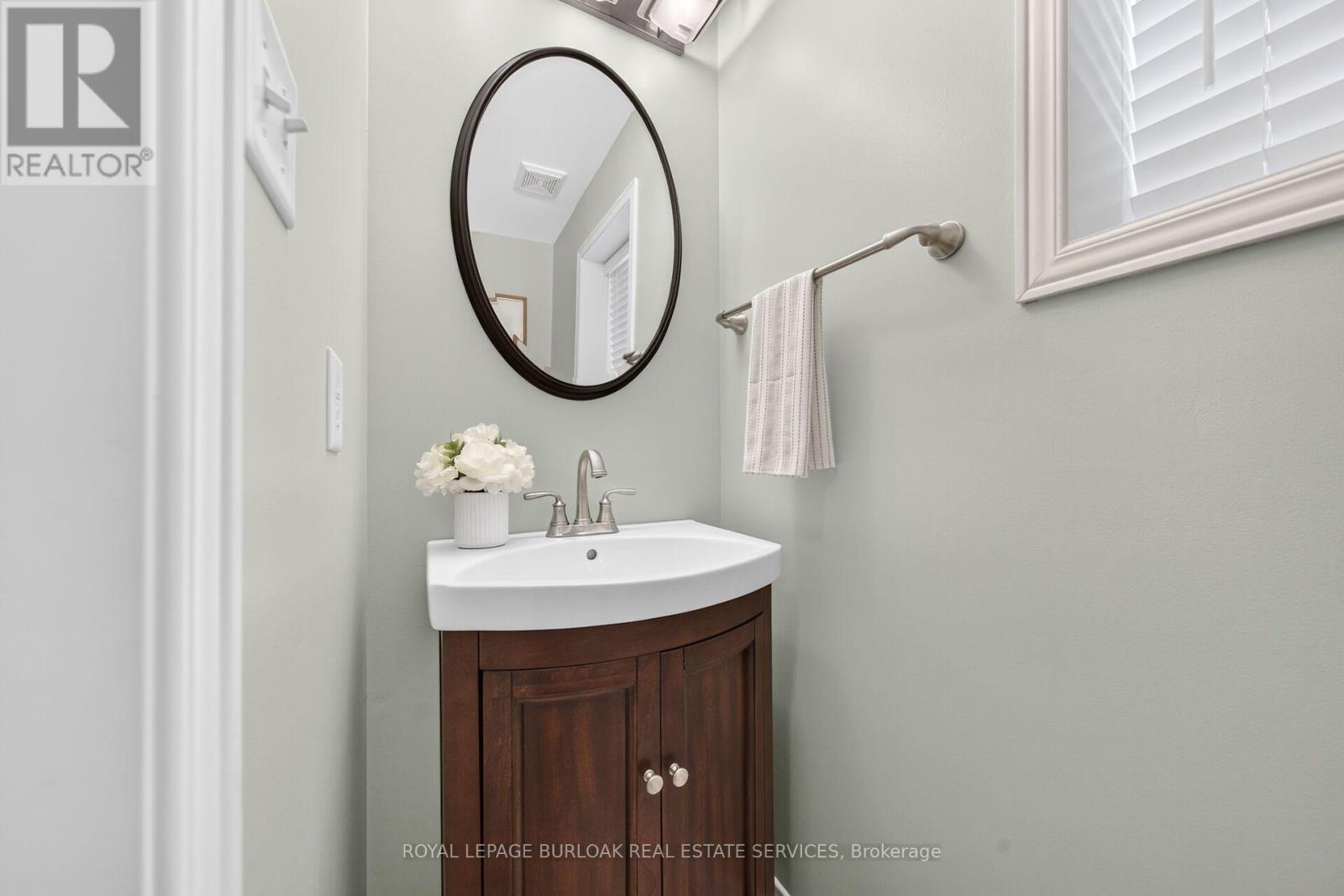 2203 Turnberry Road, Burlington, ON - Indoor Photo Showing Bathroom