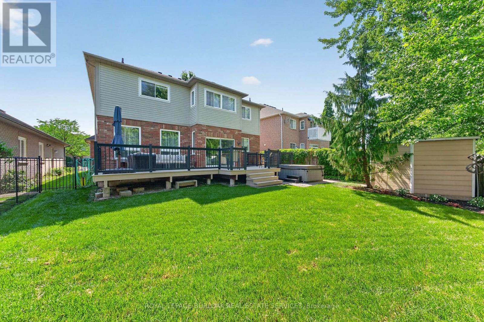 2203 Turnberry Road, Burlington, ON - Outdoor With Deck Patio Veranda With Backyard With Exterior