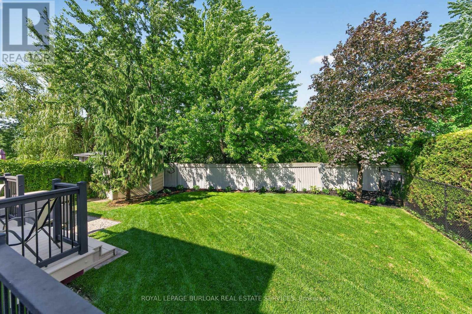 2203 Turnberry Road, Burlington, ON - Outdoor