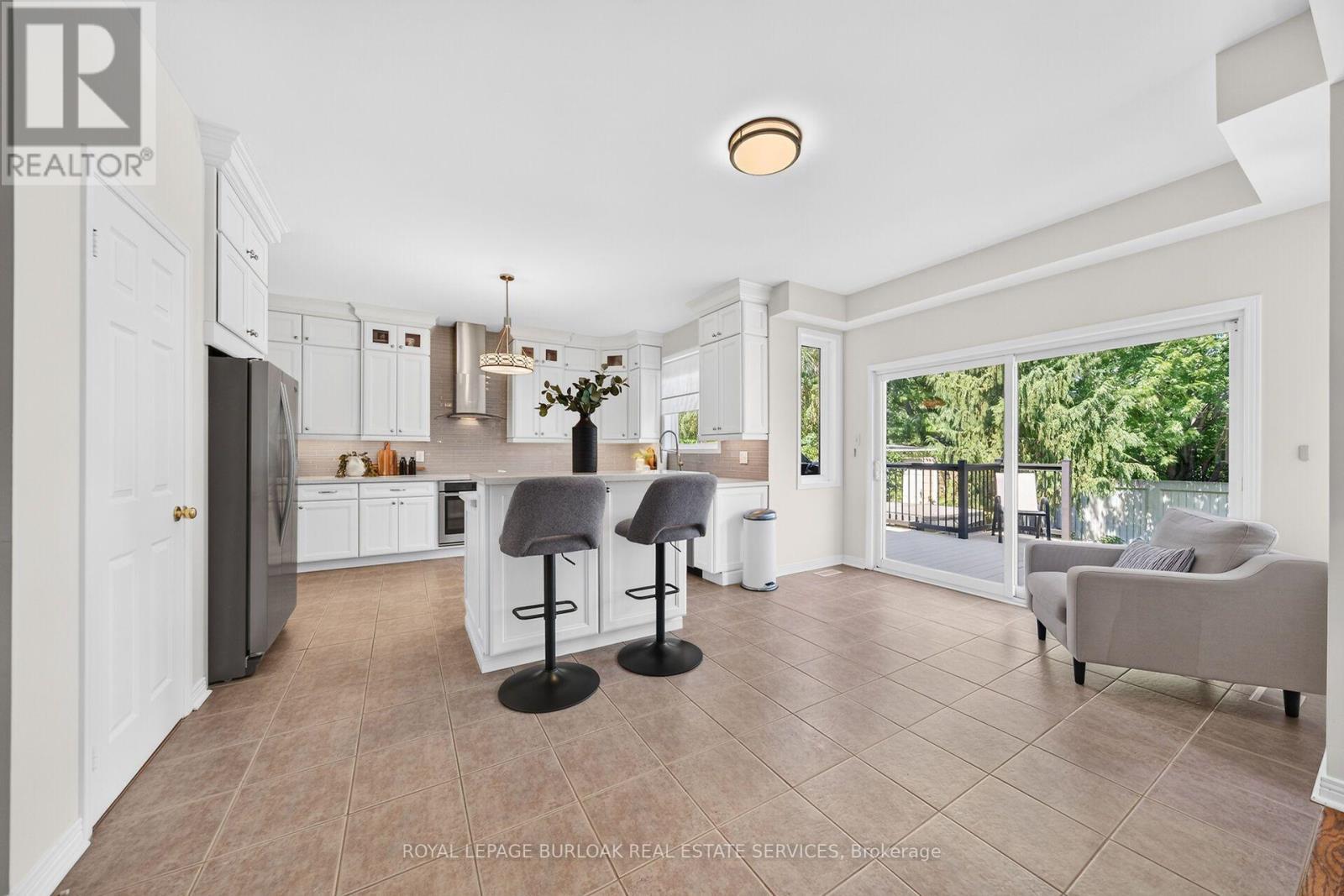 2203 Turnberry Road, Burlington, ON - Indoor