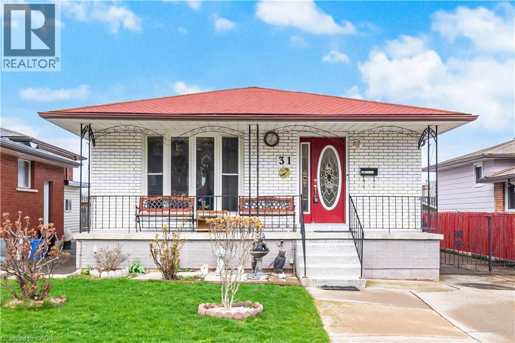 31 Summercrest Drive, Hamilton, ON - Outdoor With Deck Patio Veranda