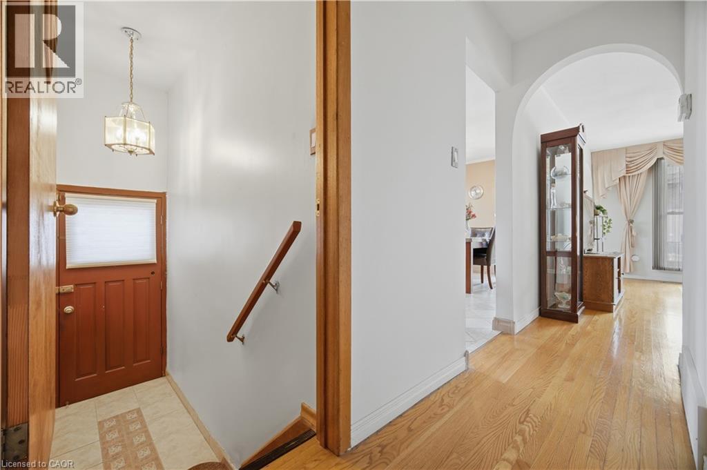 31 Summercrest Drive, Hamilton, ON - Indoor Photo Showing Other Room
