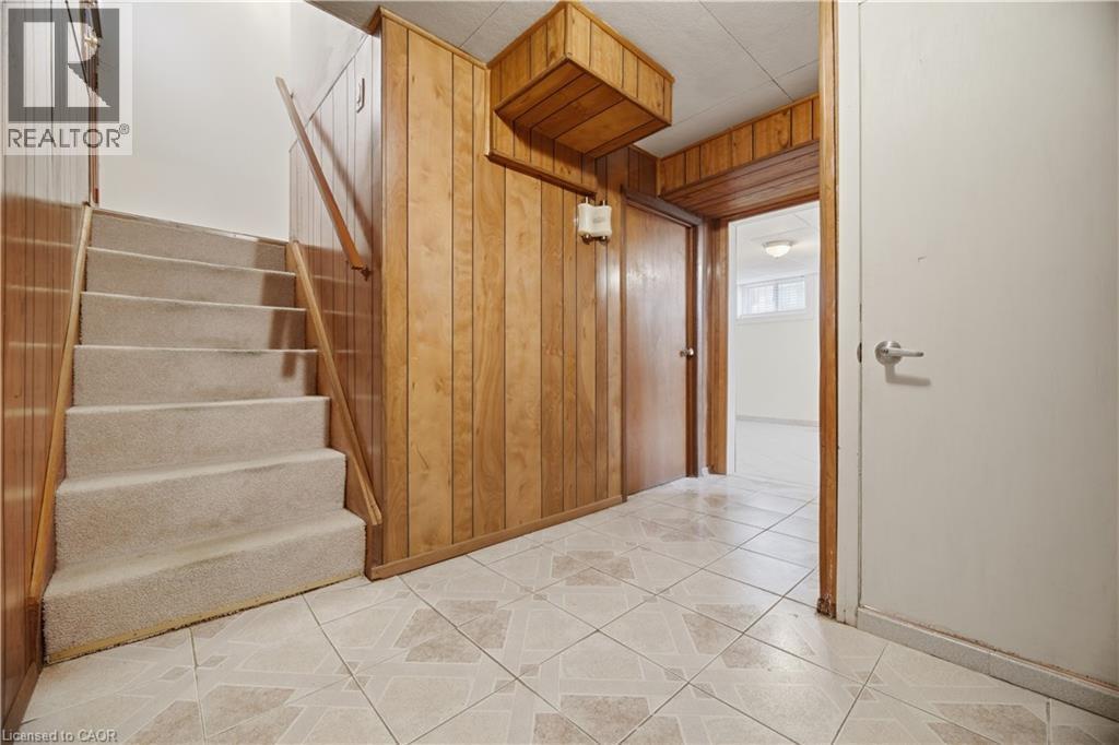 31 Summercrest Drive, Hamilton, ON - Indoor Photo Showing Other Room