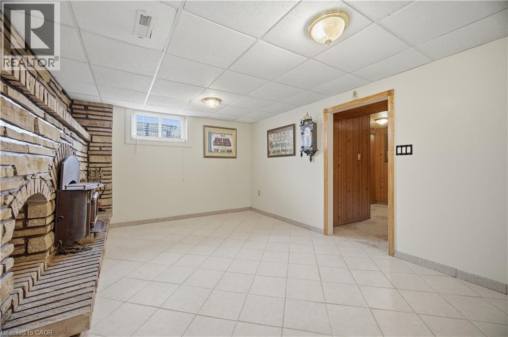 31 Summercrest Drive, Hamilton, ON - Indoor Photo Showing Other Room