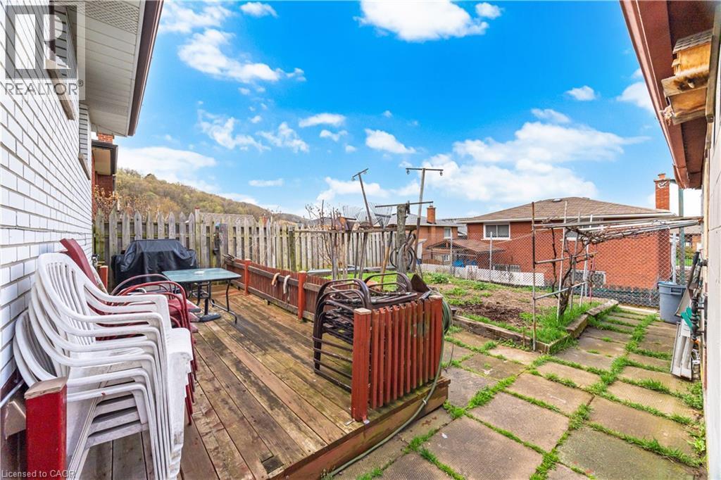 31 Summercrest Drive, Hamilton, ON - Outdoor