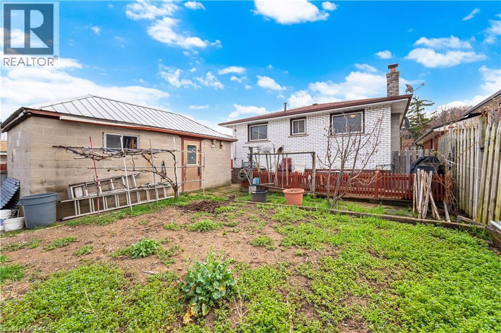 31 Summercrest Drive, Hamilton, ON - Outdoor