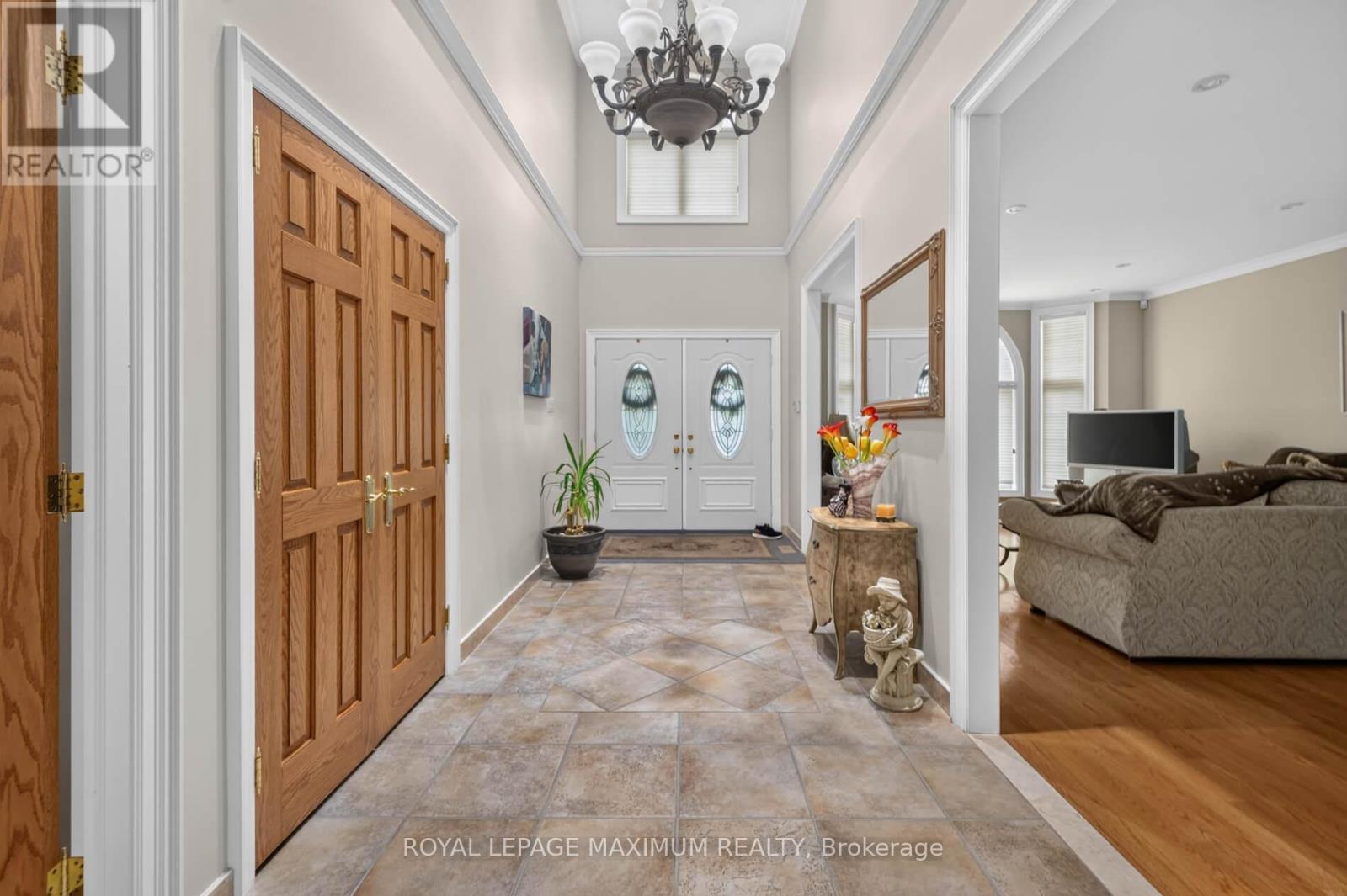 378 Rustic Road, Toronto, ON - Indoor Photo Showing Other Room