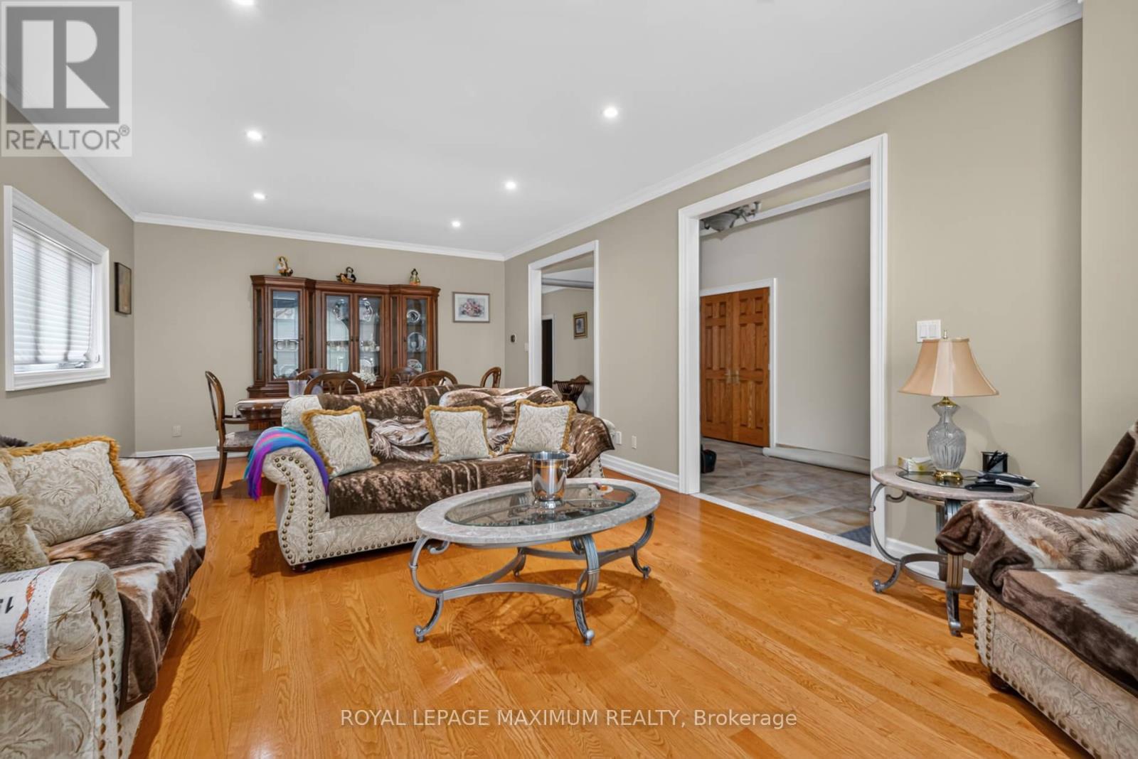 378 Rustic Road, Toronto, ON - Indoor Photo Showing Living Room