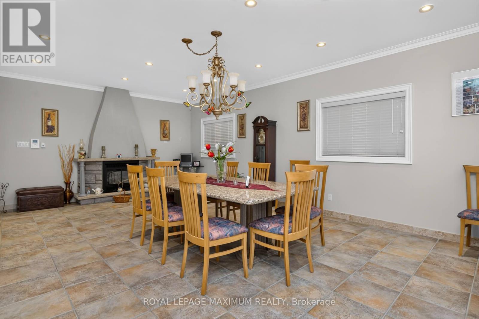 378 Rustic Road, Toronto, ON - Indoor Photo Showing Dining Room