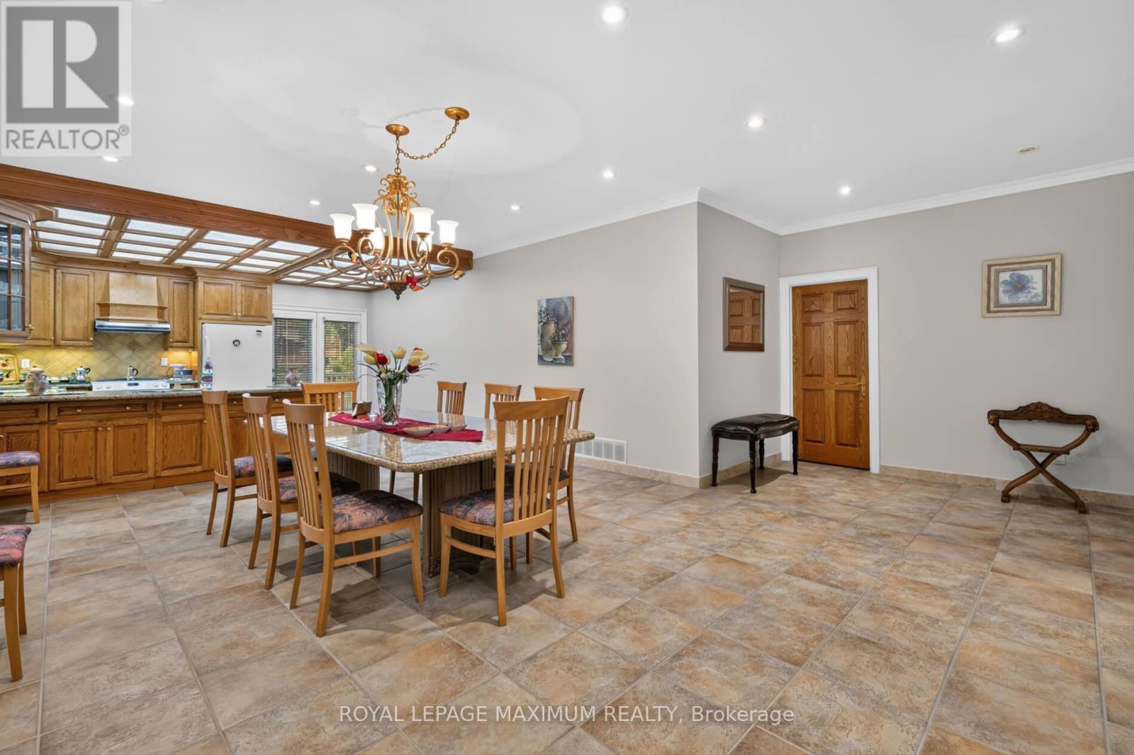 378 Rustic Road, Toronto, ON - Indoor Photo Showing Dining Room
