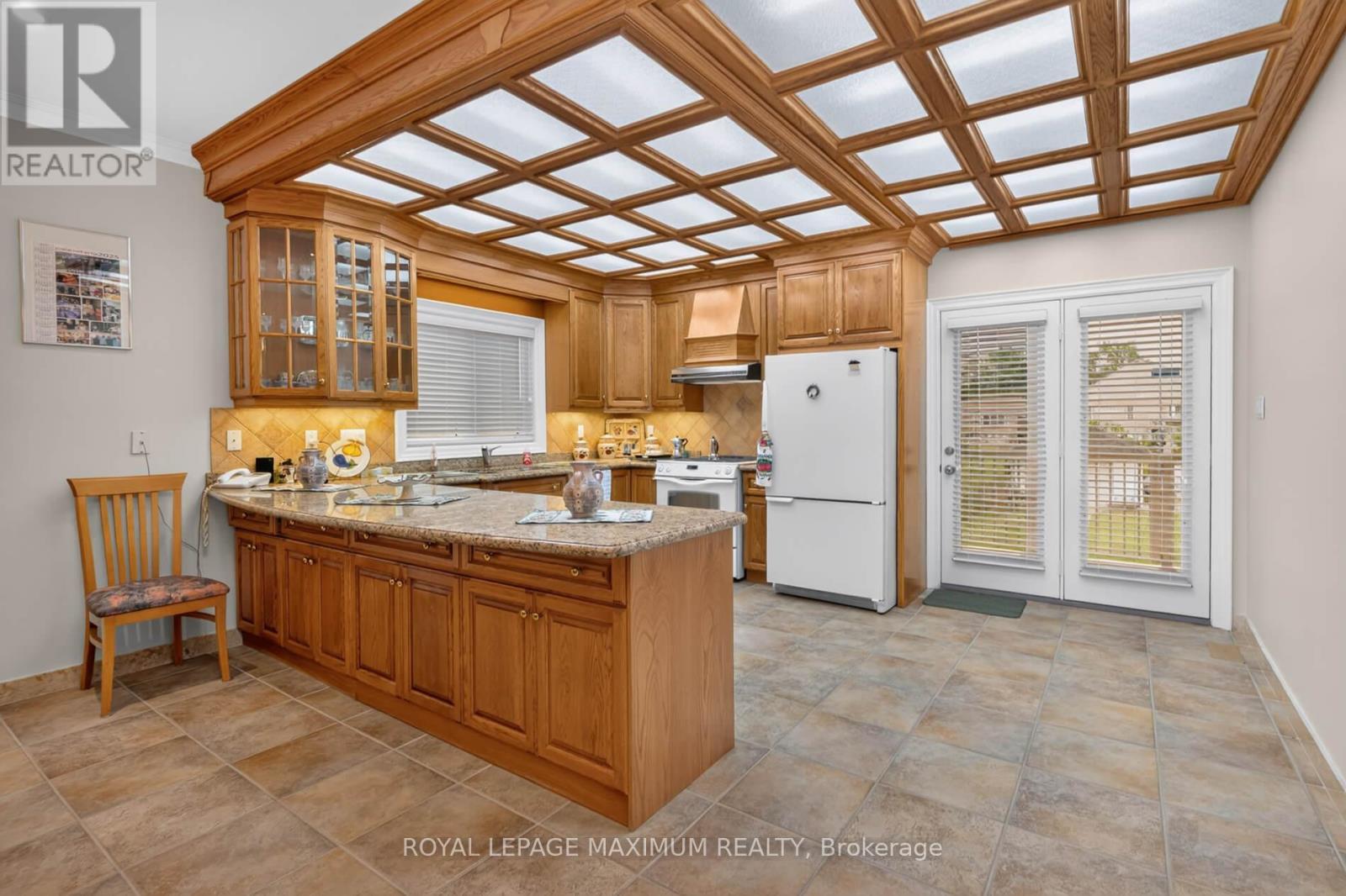 378 Rustic Road, Toronto, ON - Indoor Photo Showing Kitchen
