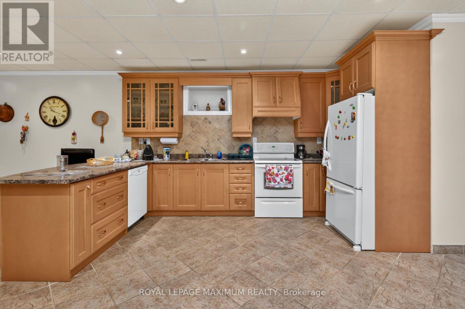 378 Rustic Road, Toronto, ON - Indoor Photo Showing Kitchen