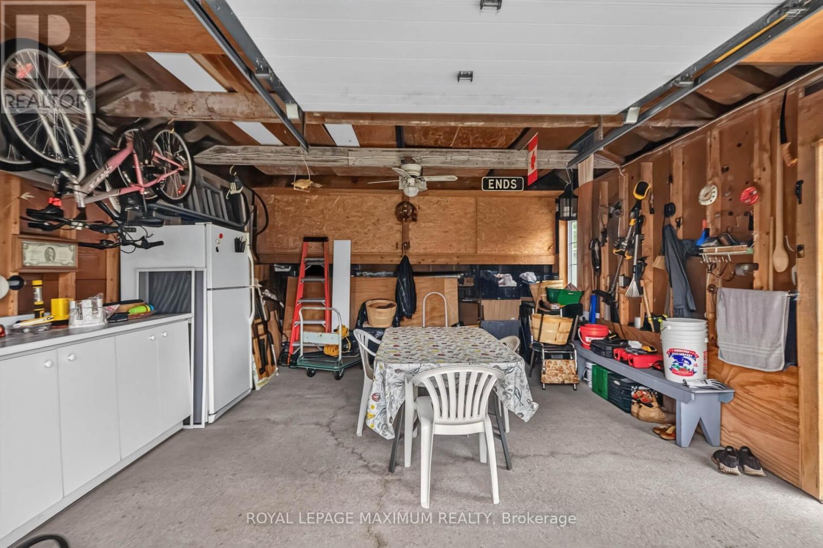 378 Rustic Road, Toronto, ON - Indoor Photo Showing Garage