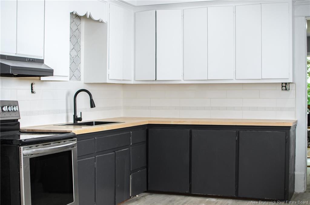 25 Clarendon St, Saint John, NB - Indoor Photo Showing Kitchen