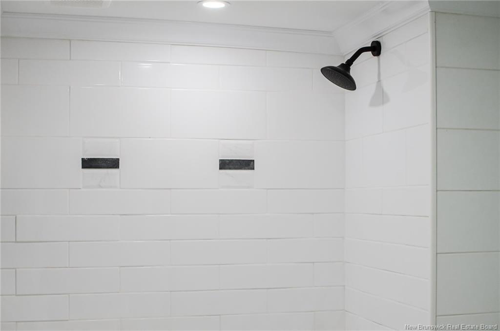 25 Clarendon St, Saint John, NB - Indoor Photo Showing Bathroom