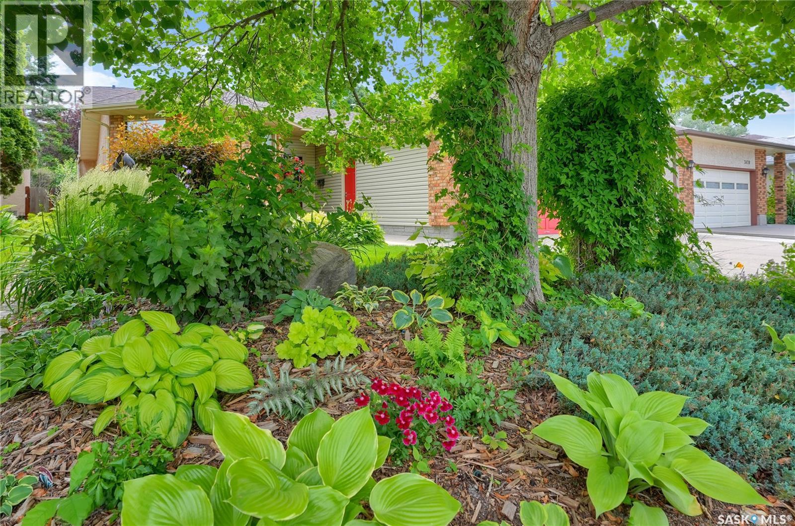 3474 Olive Grove, Regina, SK - Outdoor