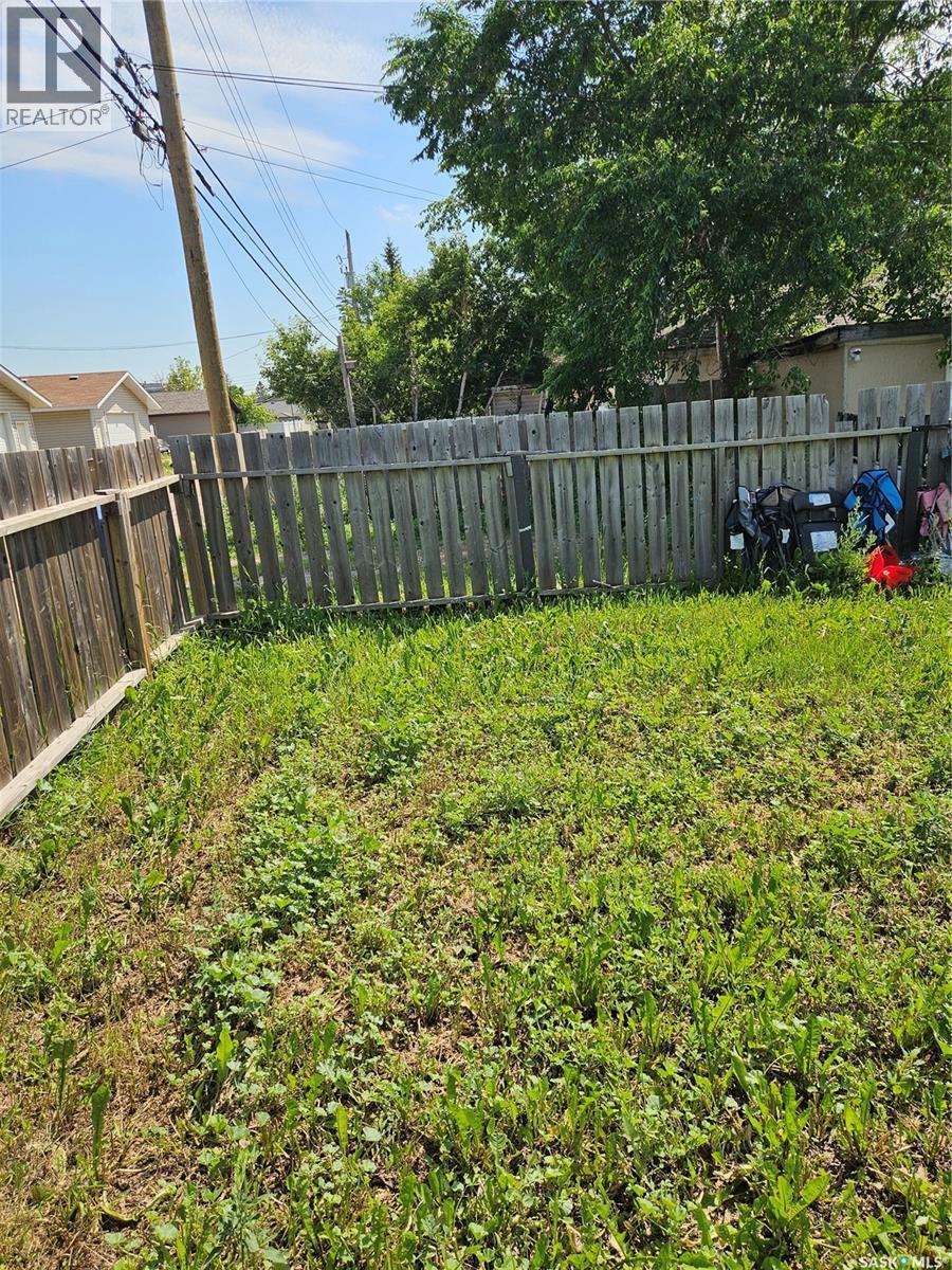 1415 Bond Street, Regina, SK - Outdoor