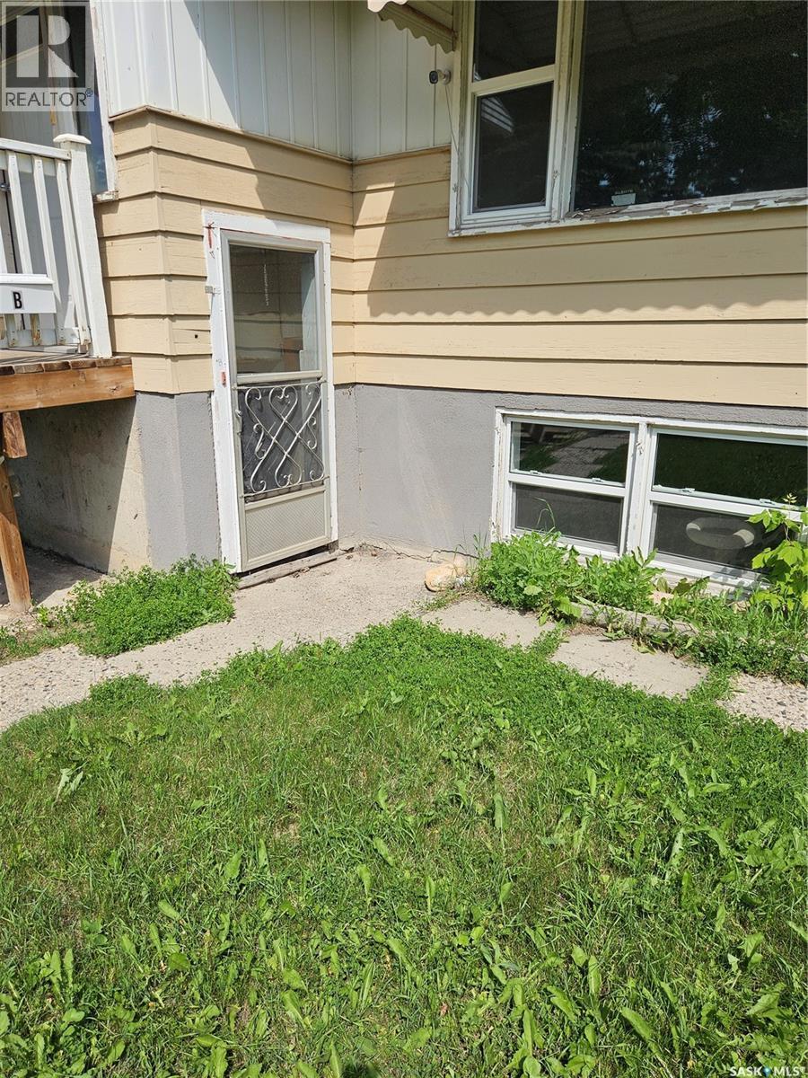 1415 Bond Street, Regina, SK - Outdoor