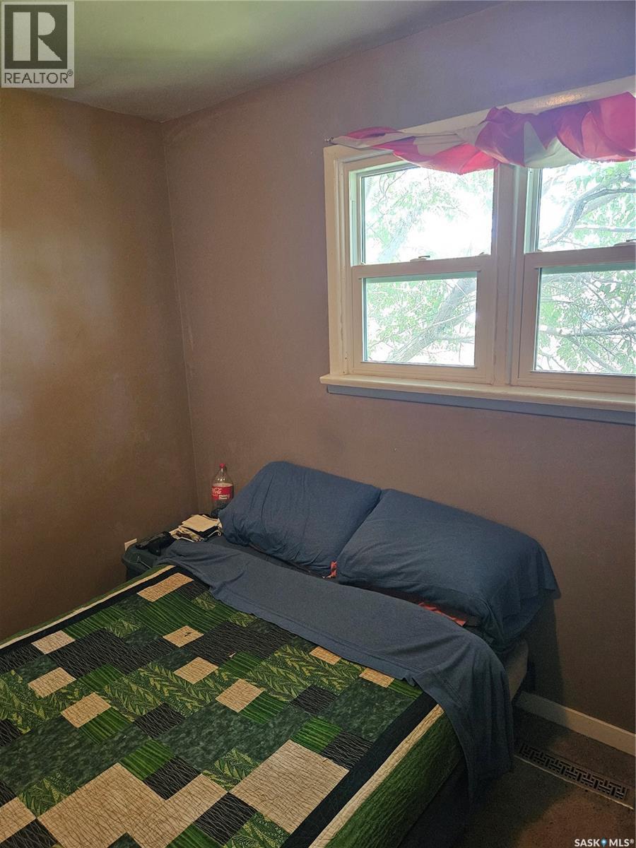 1415 Bond Street, Regina, SK - Indoor Photo Showing Bedroom