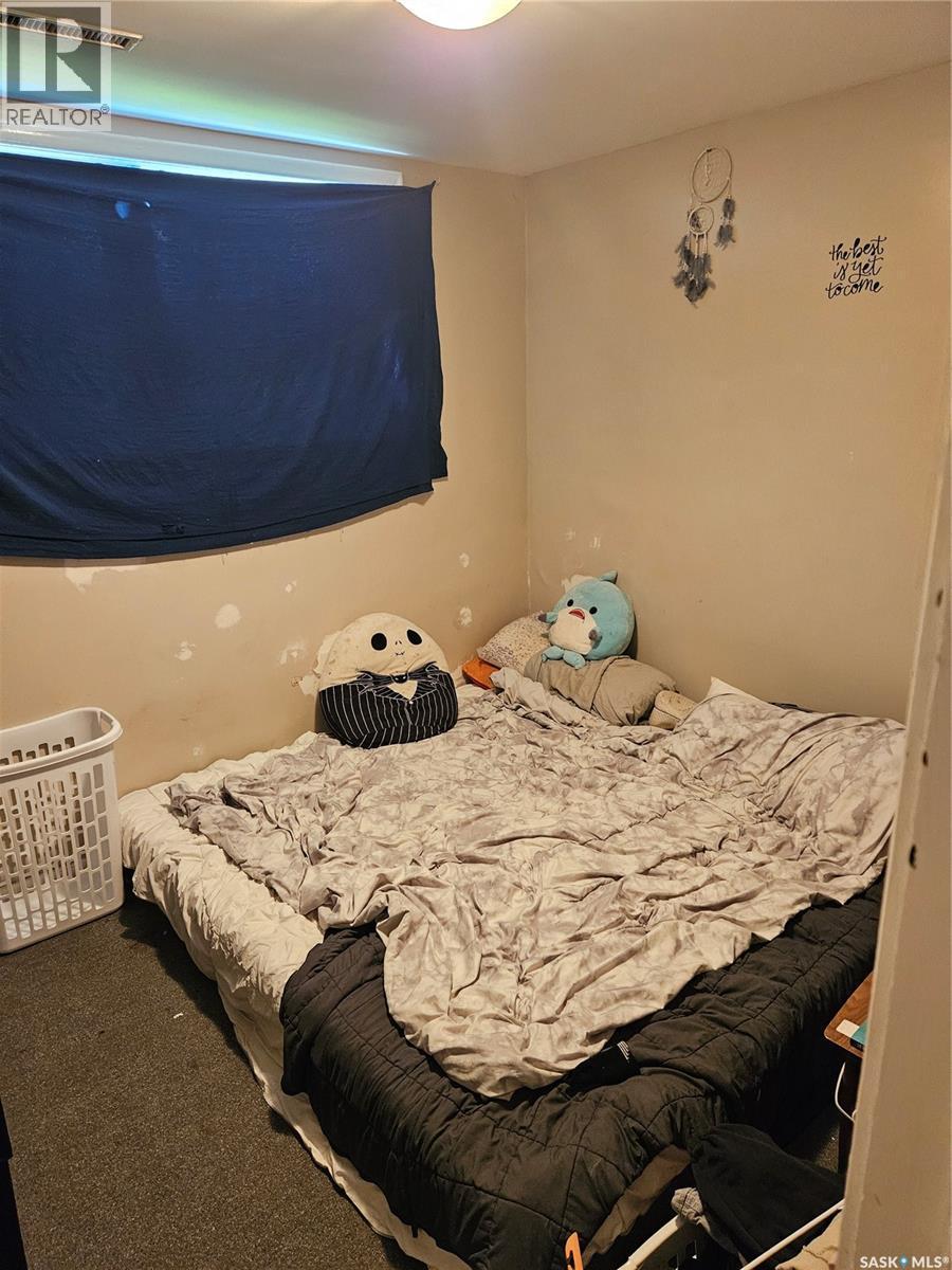 1415 Bond Street, Regina, SK - Indoor Photo Showing Bedroom