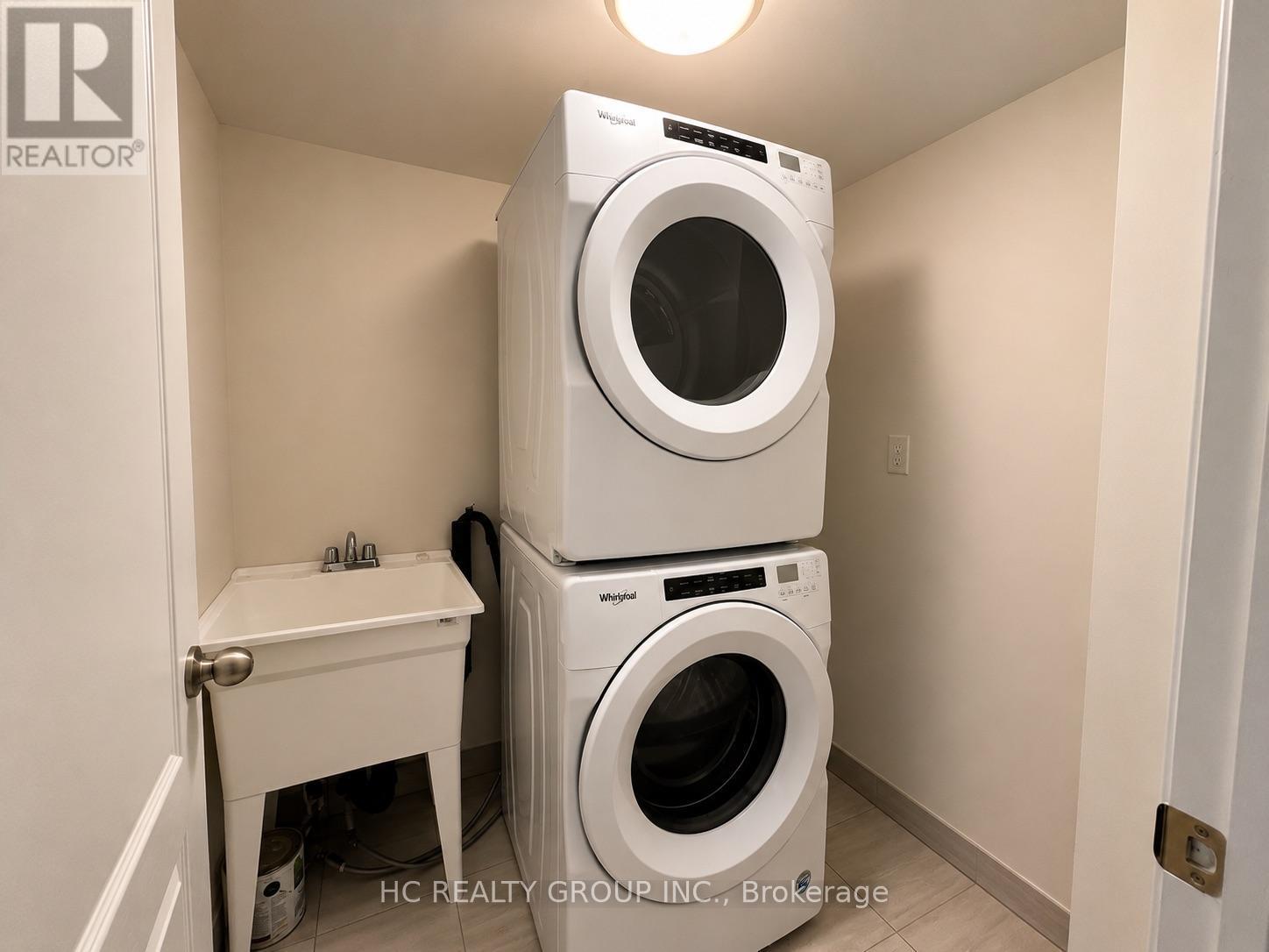 124 - 2645 Eaglesham Path, Oshawa, ON - Indoor Photo Showing Laundry Room
