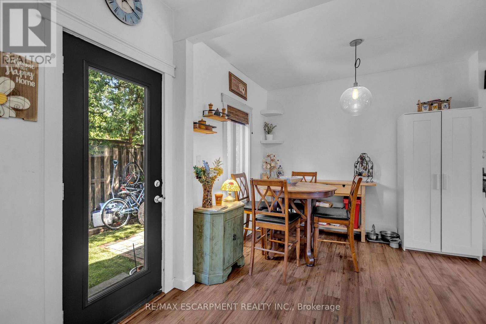 30 Sunset Avenue, Hamilton, ON - Indoor Photo Showing Dining Room