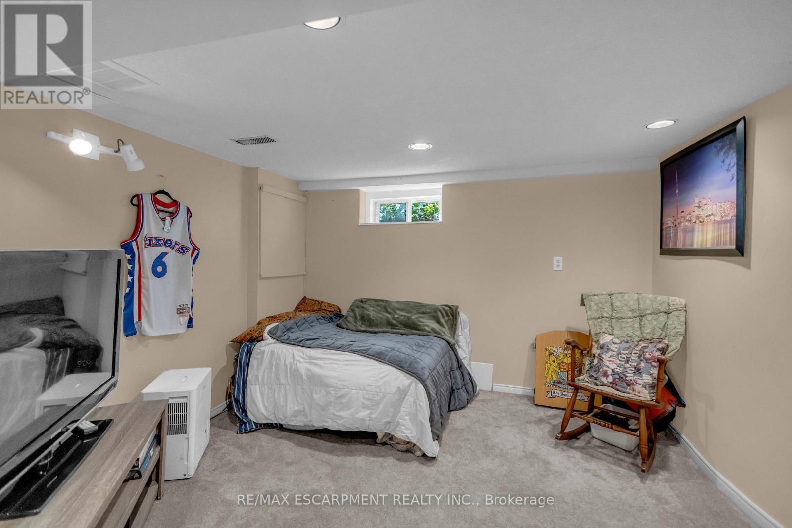 30 Sunset Avenue, Hamilton, ON - Indoor Photo Showing Other Room