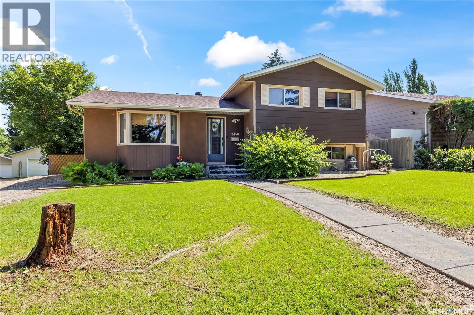 2450 15Th Avenue E, Prince Albert, SK - Outdoor