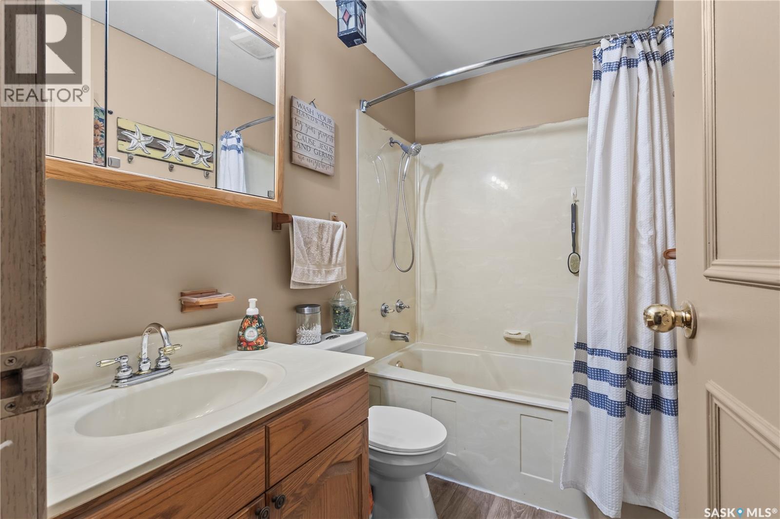 2450 15Th Avenue E, Prince Albert, SK - Indoor Photo Showing Bathroom