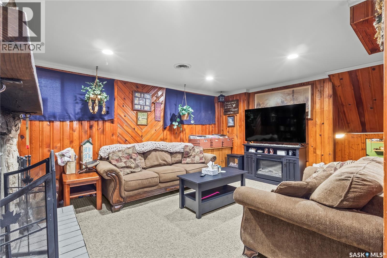 2450 15Th Avenue E, Prince Albert, SK - Indoor