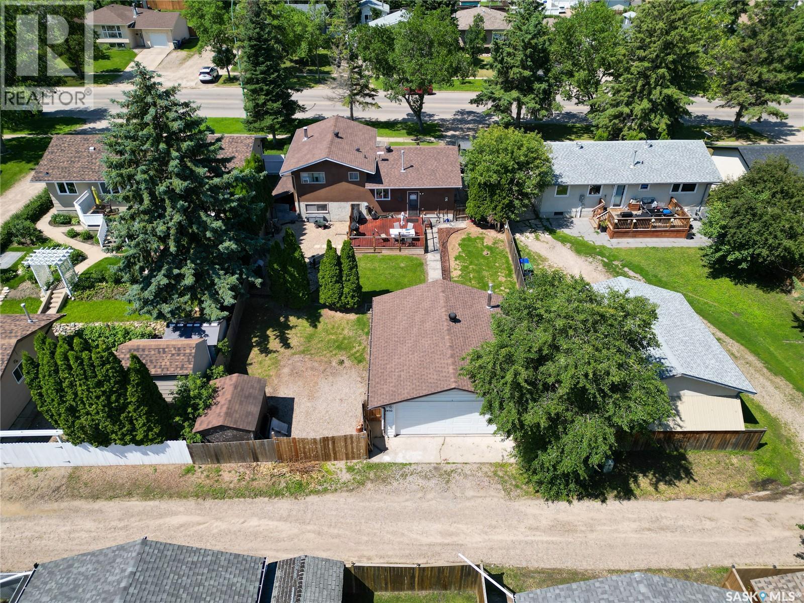 2450 15Th Avenue E, Prince Albert, SK - Outdoor