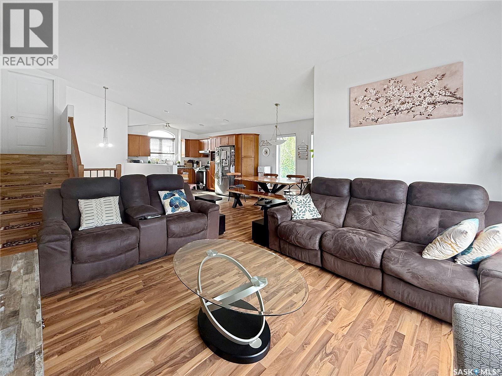 731 Adamson Crescent, Shellbrook, SK - Indoor Photo Showing Living Room