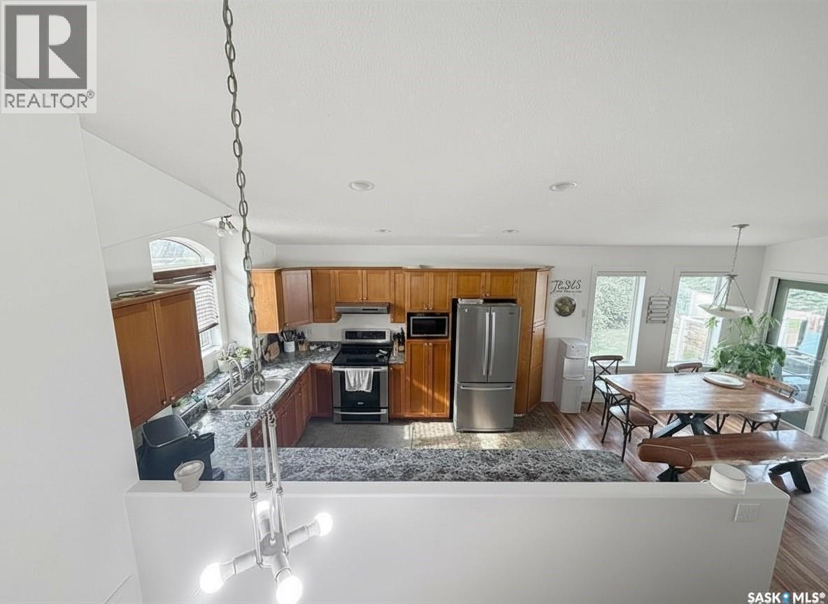 731 Adamson Crescent, Shellbrook, SK - Indoor Photo Showing Kitchen
