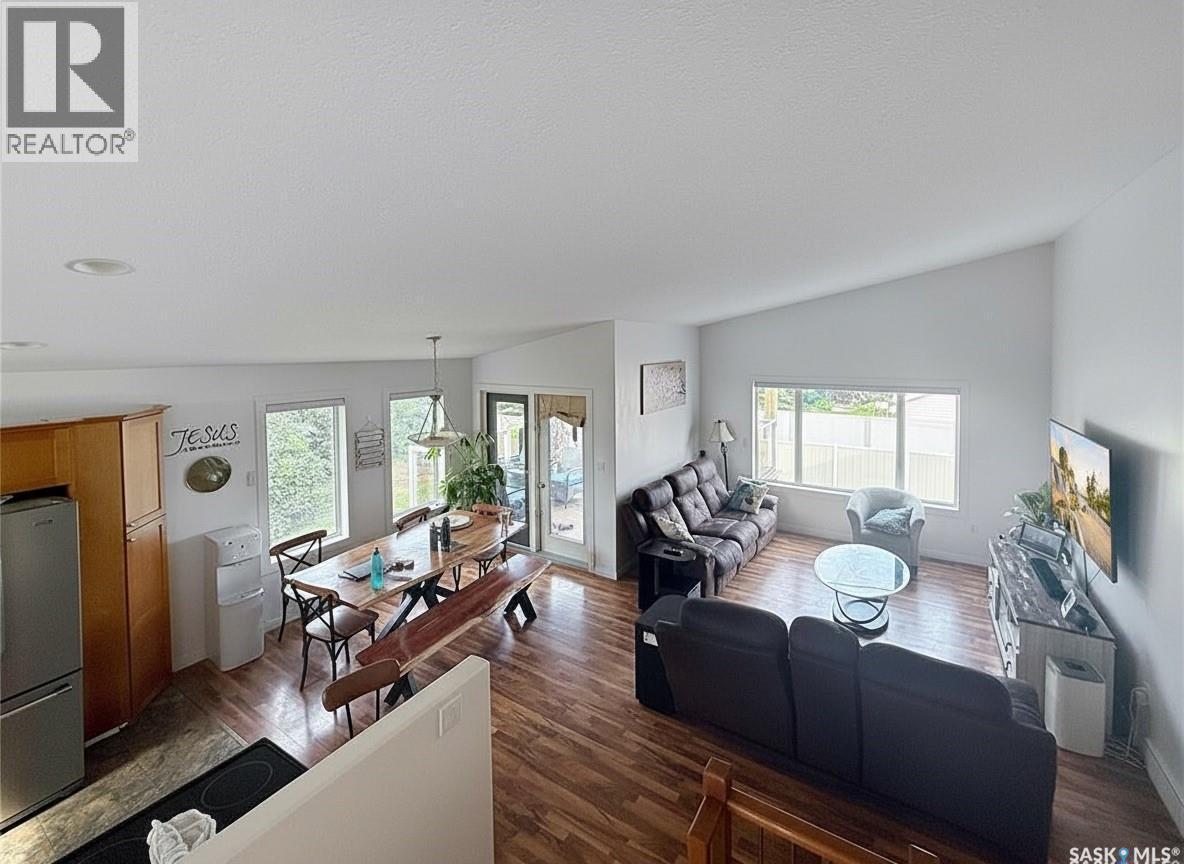 731 Adamson Crescent, Shellbrook, SK - Indoor Photo Showing Living Room