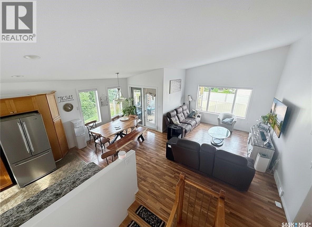 731 Adamson Crescent, Shellbrook, SK - Indoor Photo Showing Living Room