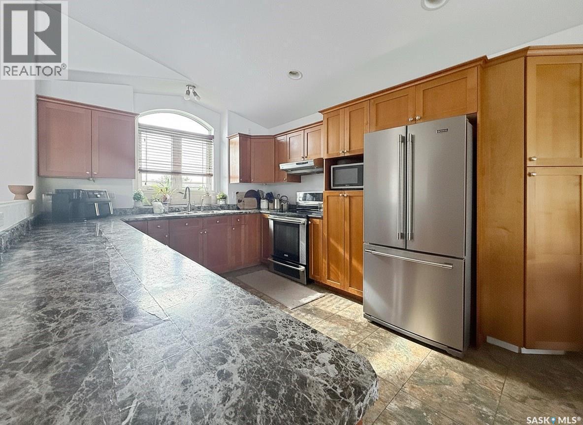 731 Adamson Crescent, Shellbrook, SK - Indoor Photo Showing Kitchen