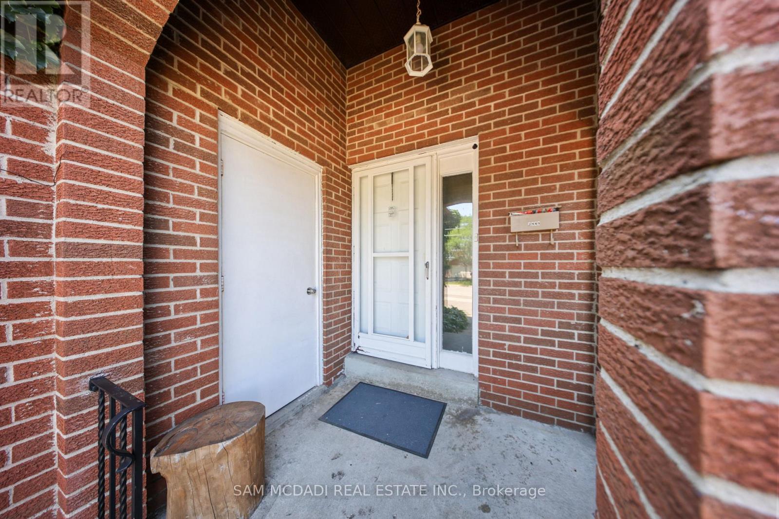 3949 Teakwood Drive, Mississauga, ON - Outdoor With Exterior