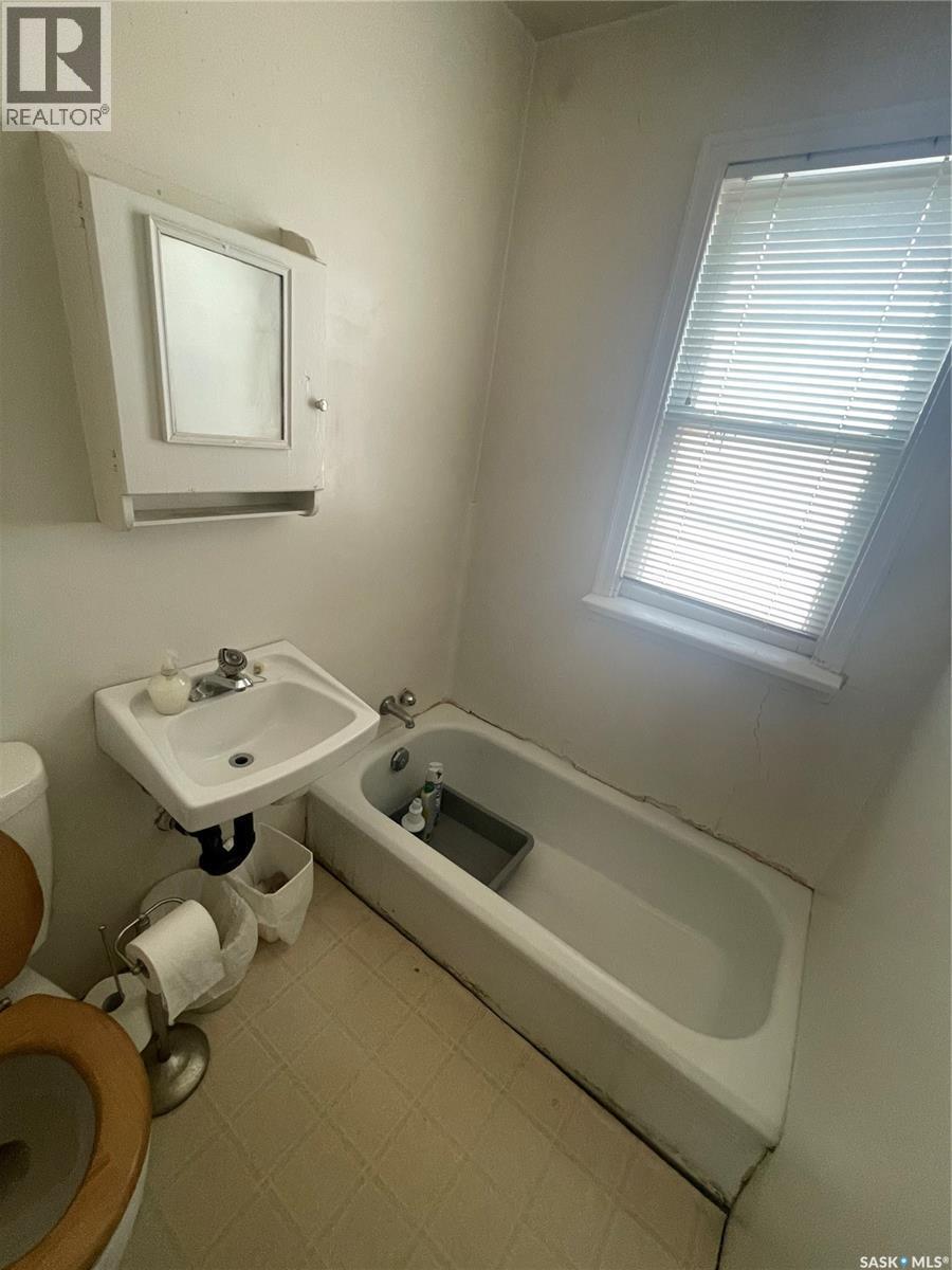 2318 8Th Street E, Saskatoon, SK