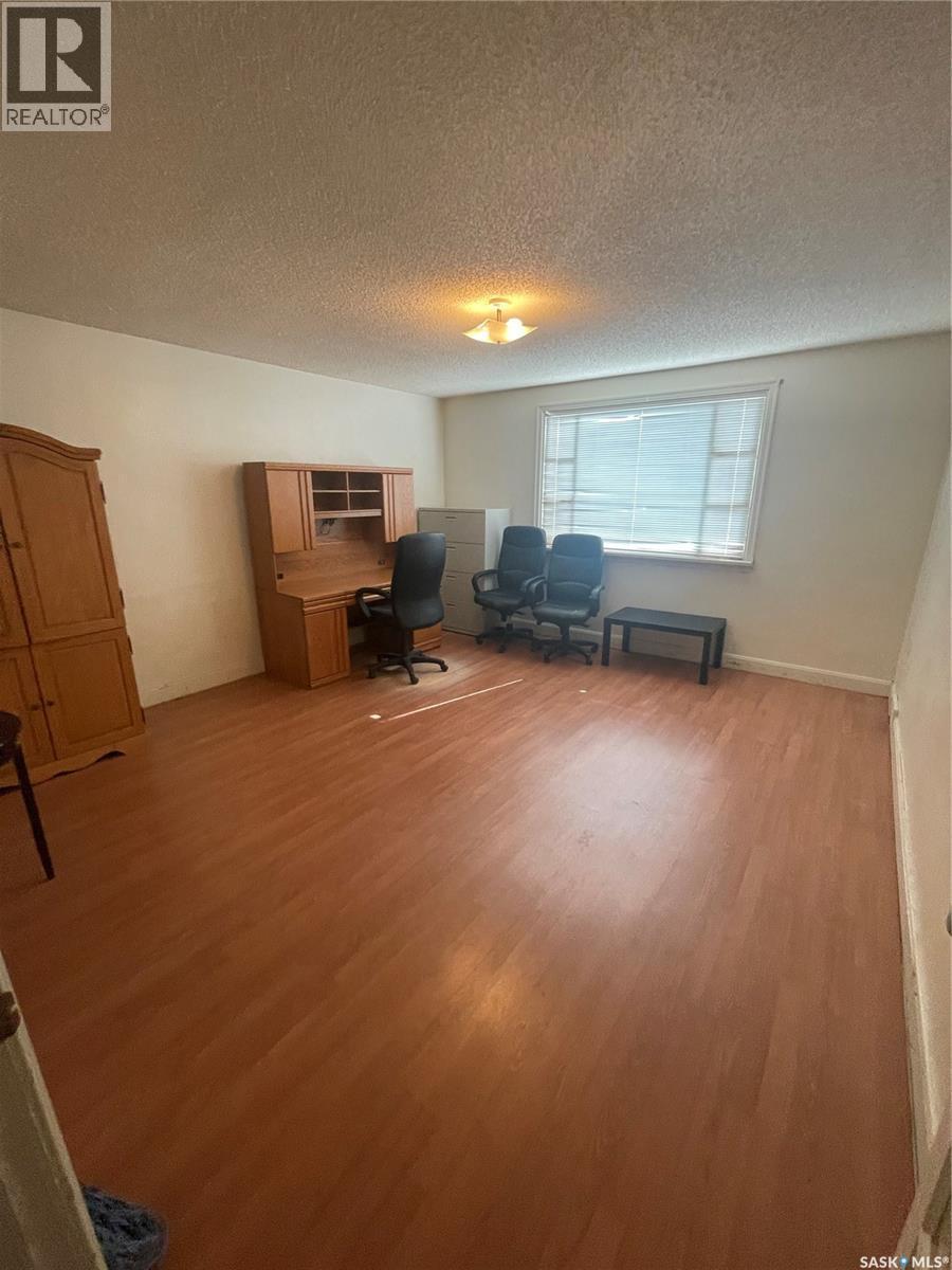 2318 8Th Street E, Saskatoon, SK