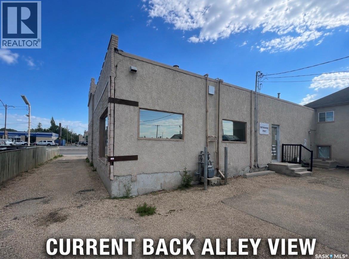 2318 8Th Street E, Saskatoon, SK