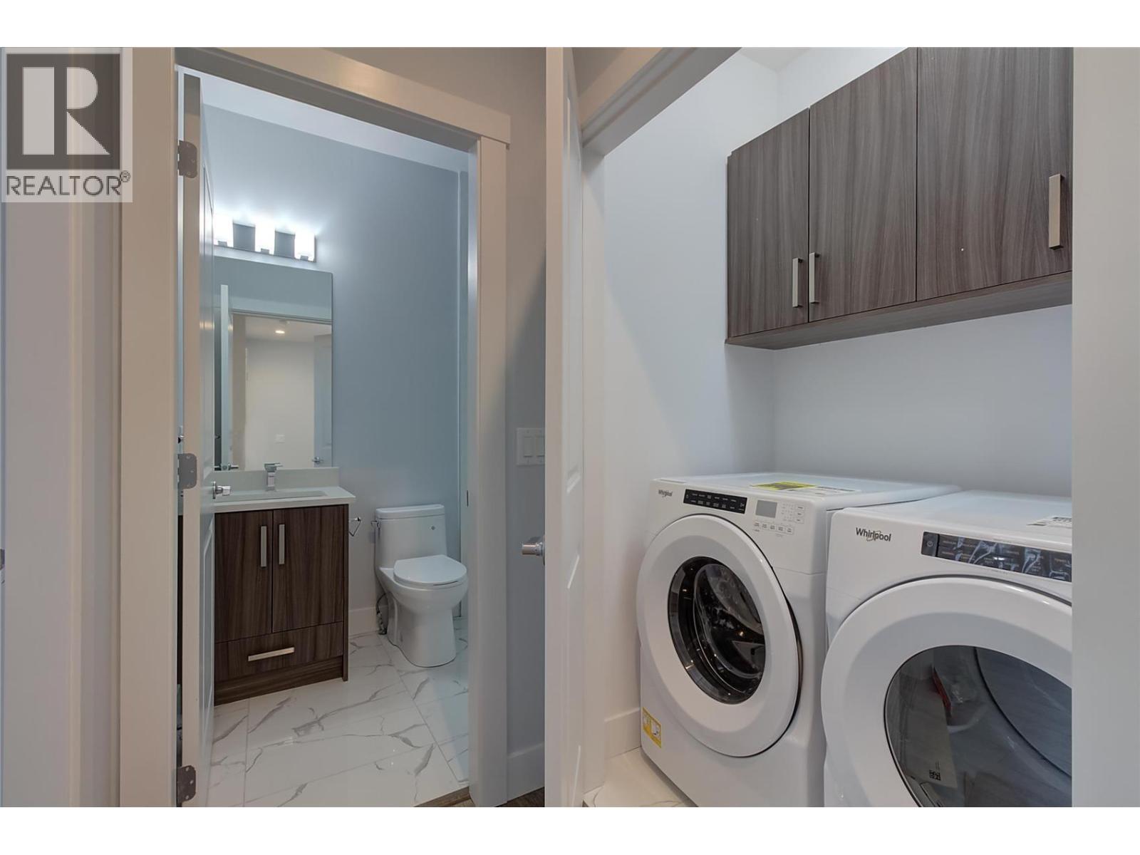 756 Glenwood Avenue Unit# 1, Kelowna, BC - Indoor Photo Showing Laundry Room