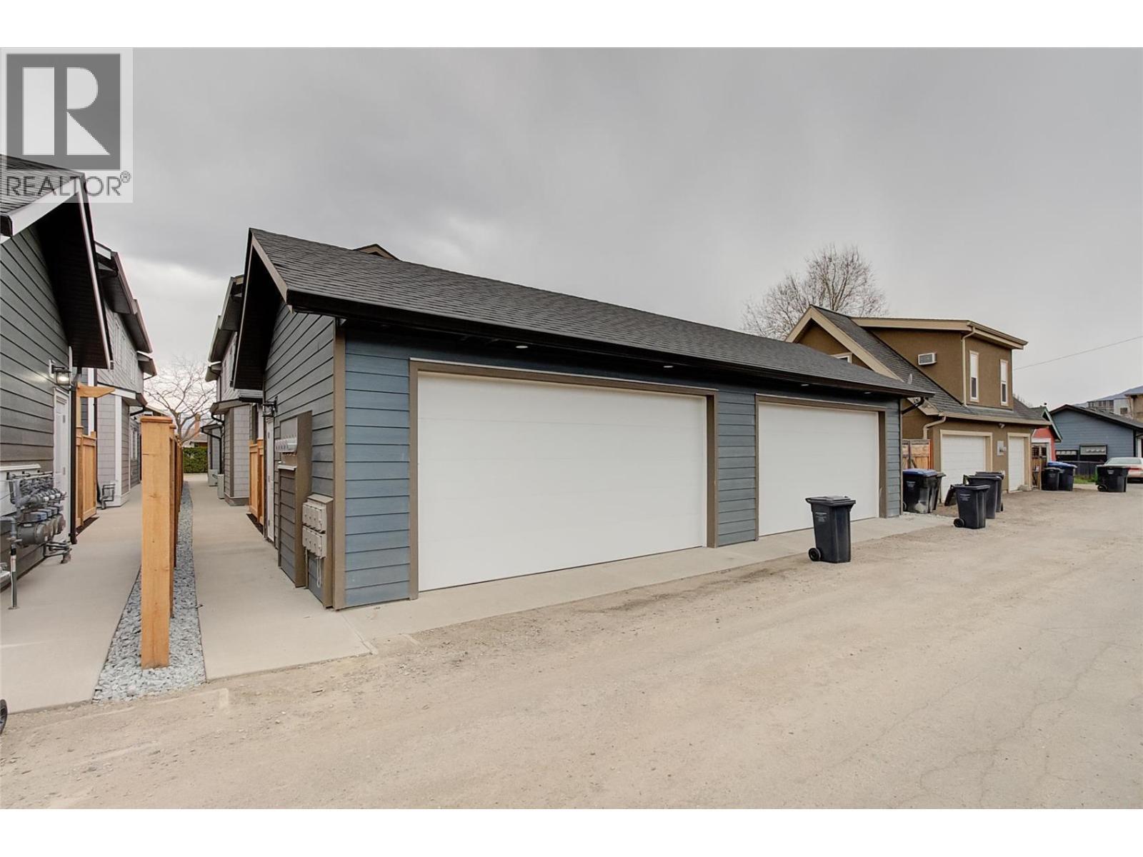 756 Glenwood Avenue Unit# 1, Kelowna, BC - Outdoor With Exterior