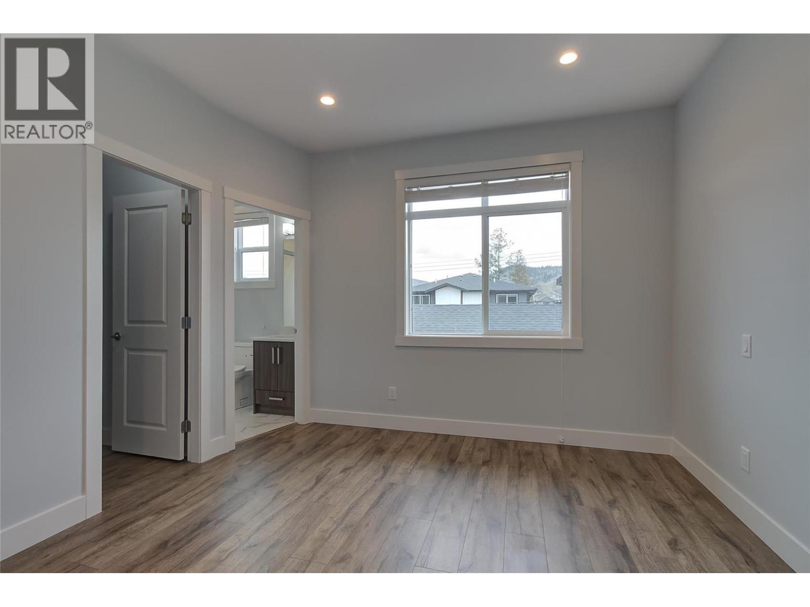 756 Glenwood Avenue Unit# 1, Kelowna, BC - Indoor Photo Showing Other Room