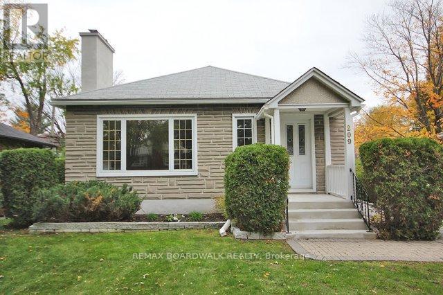 209 Knox Crescent, Ottawa, ON - Outdoor