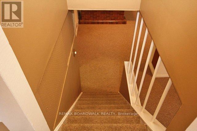 209 Knox Crescent, Ottawa, ON - Indoor Photo Showing Other Room
